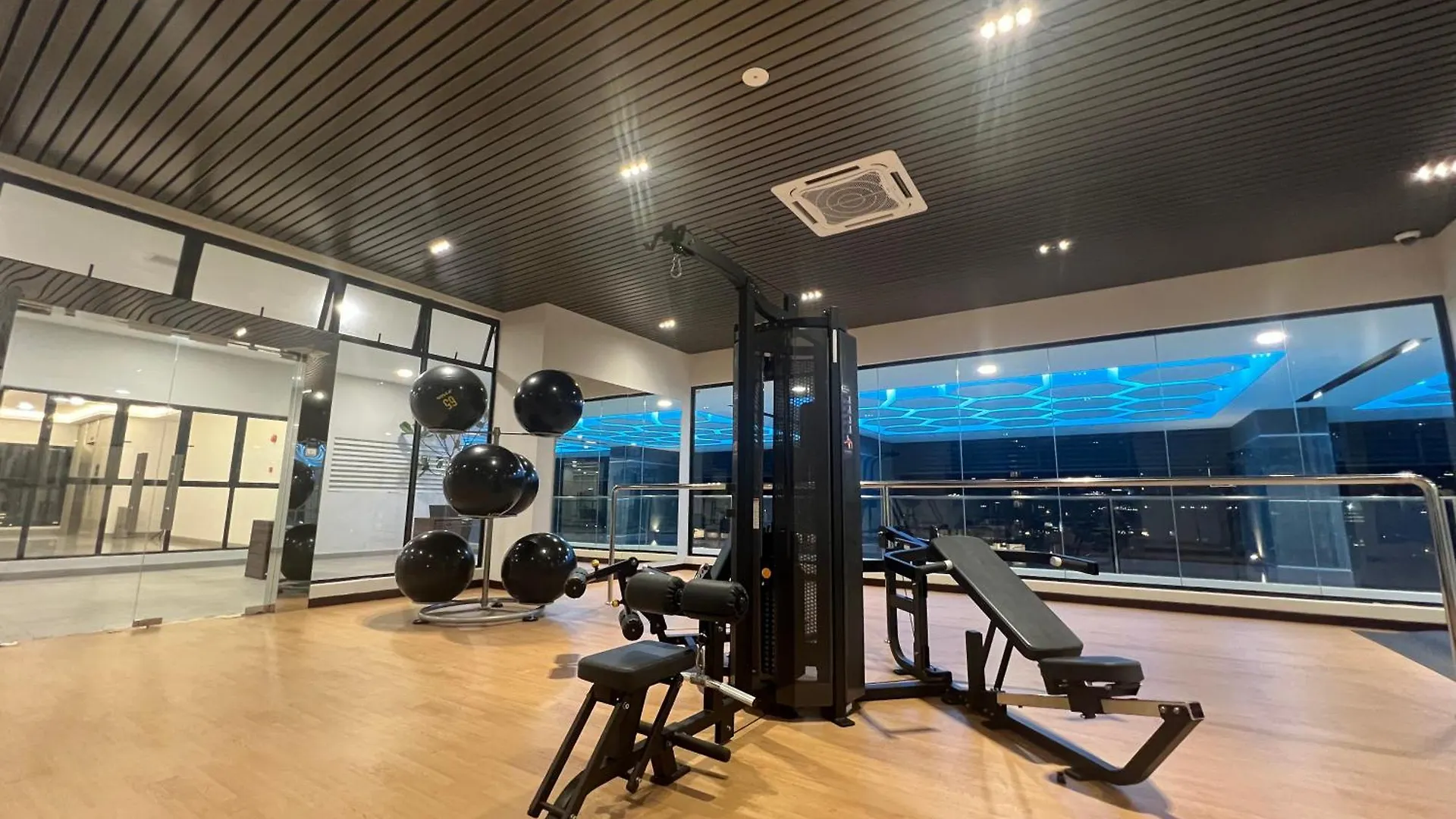 Apartment Premium Residence For Family At Aeon / Sunway Velocity / Mrt / Lrt Kuala Lumpur