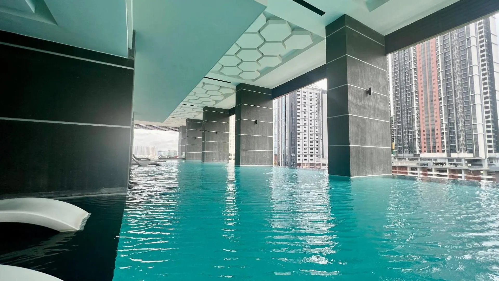 Premium Residence For Family At Aeon / Sunway Velocity / Mrt / Lrt Kuala Lumpur