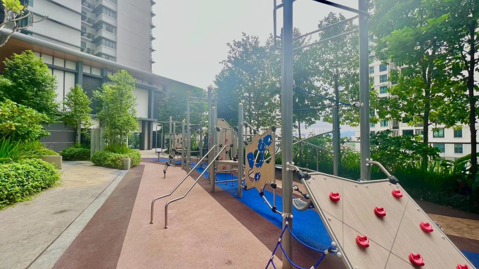 Premium Residence For Family At Aeon / Sunway Velocity / Mrt / Lrt Kuala Lumpur